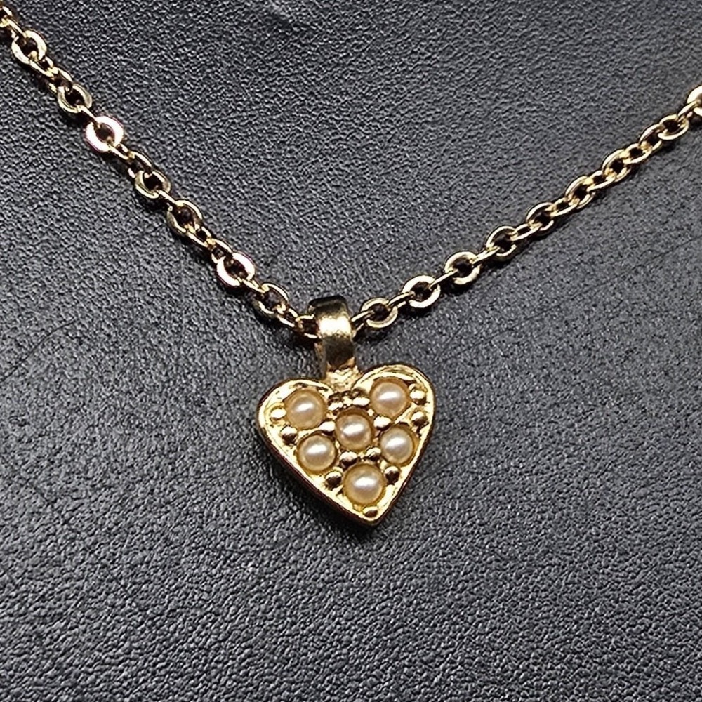 Avon Faux Pearl Heart Necklace Gold Tone Petite Dainty Vintage Jewelry
